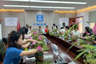 斯特林下底传中！恩佐门前头球攻门可惜太正！